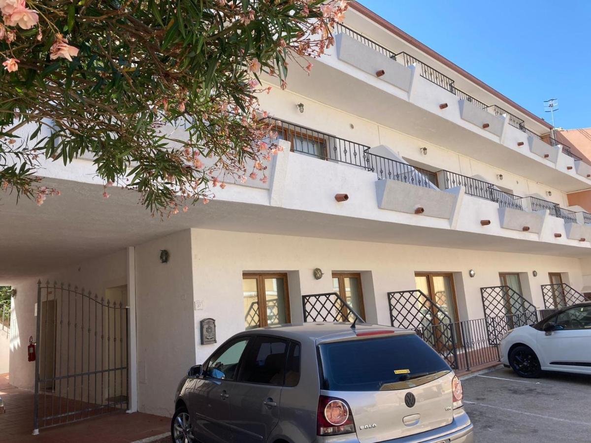 Le Gemme Di Mirto Aparthotel Palau Bagian luar foto